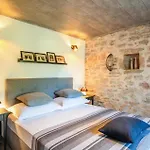 2 Bedroom Gorgeous In *