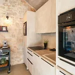 2 Bedroom Gorgeous In Gdinj