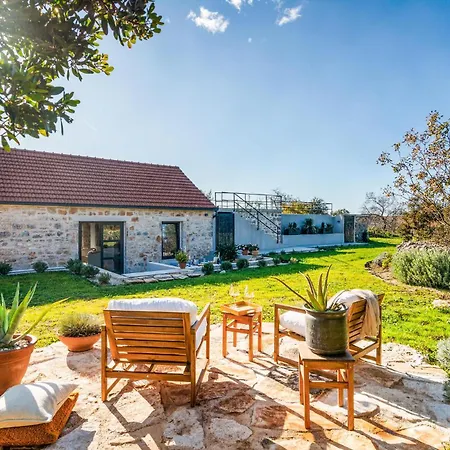2 Bedroom Gorgeous In *