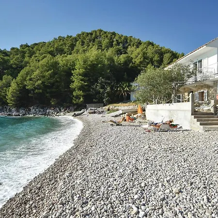2 Bedroom Gorgeous In Gdinj