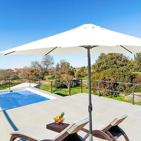Holiday home 2 Bedroom Gorgeous In Gdinj