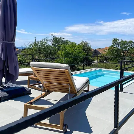 2 Bedroom Gorgeous In