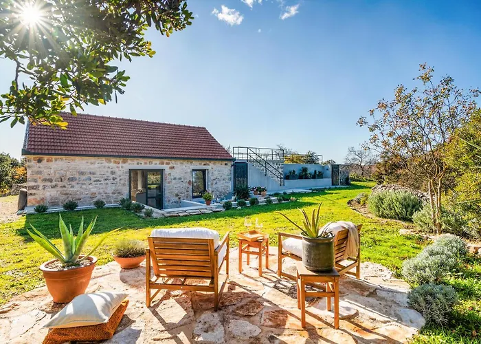 2 Bedroom Gorgeous In *